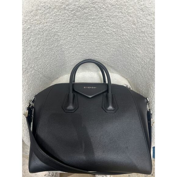 Givenchy Antigona Large Black Leather Handbag - Like New - Picture 2 of 7